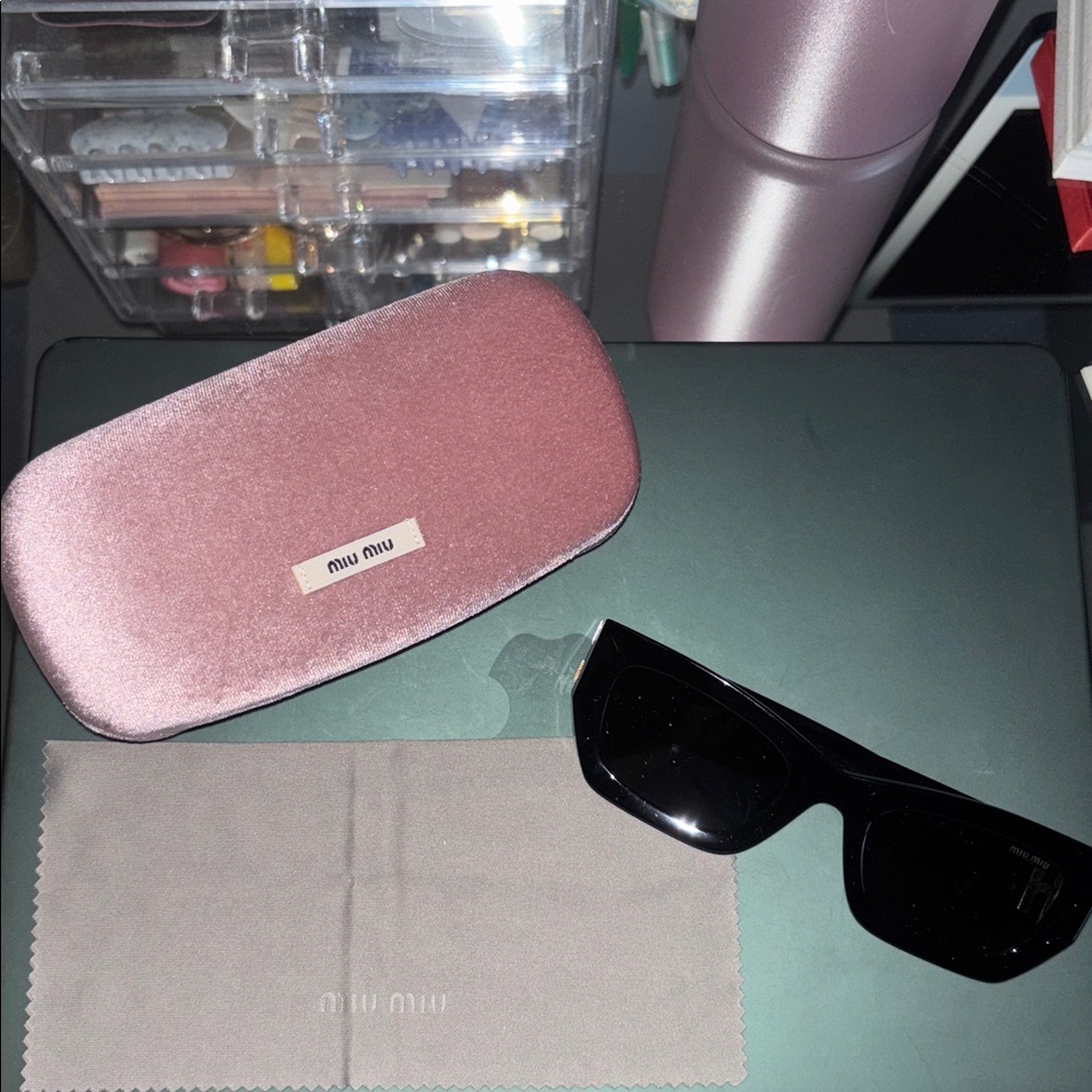Miu Miu Glimpse Sunglasses SMU09W - Picture 5 of 9